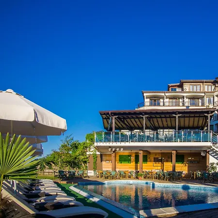 Family Sunrise מלון